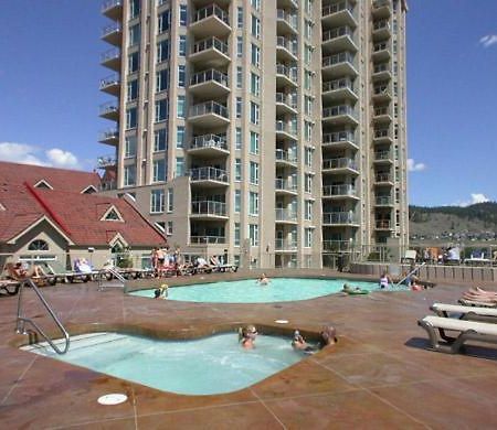 Sunset Waterfront Resort By Kelownacondorentals 외부 사진