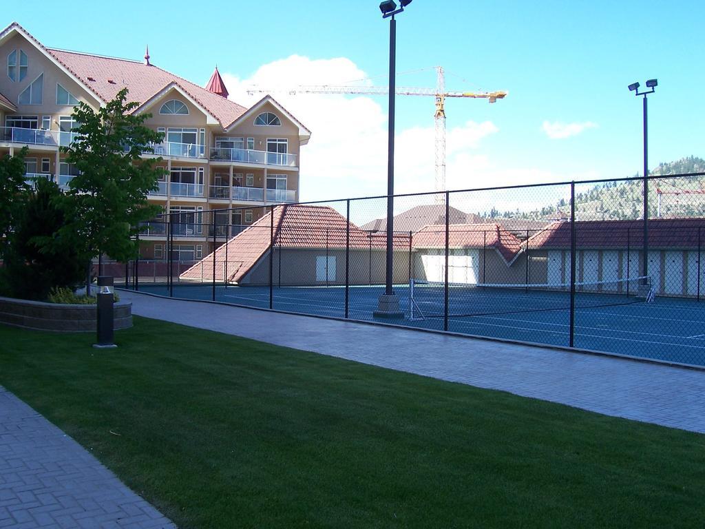 Sunset Waterfront Resort By Kelownacondorentals 외부 사진