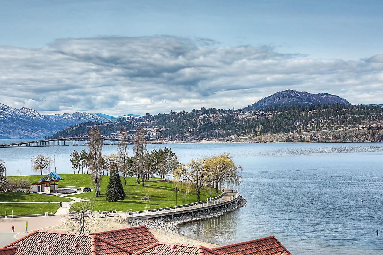 Sunset Waterfront Resort By Kelownacondorentals 외부 사진
